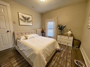 78 Merritt St in St Catharines, ON - Building Photo - Building Photo