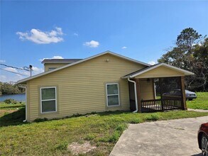 8725 Twin Lakes Blvd in Tampa, FL - Building Photo - Building Photo