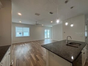 821 Oak Bend Ln in Dunedin, FL - Building Photo - Building Photo