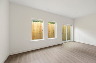 833 Paul Quinn St in Houston, TX - Building Photo - Building Photo