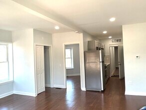 224 E Cass St in Joliet, IL - Foto de edificio - Building Photo