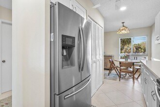 5850 Sugar Palm Ct in Delray Beach, FL - Foto de edificio - Building Photo