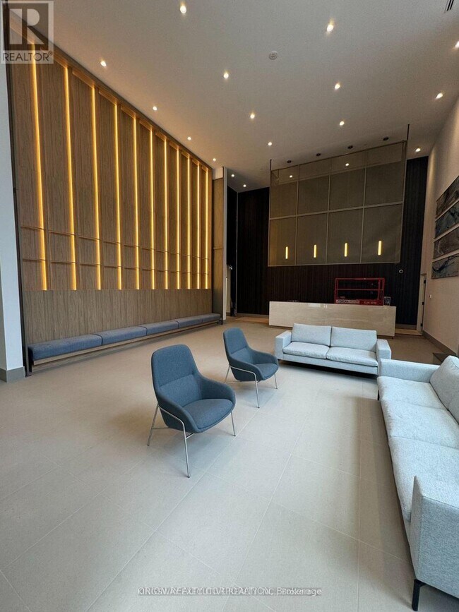 4130 Parkside Village Dr in Mississauga, ON - Building Photo - Building Photo