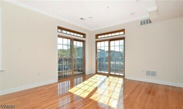 255 Broadway in Bayonne, NJ - Building Photo - Building Photo