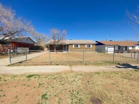 5009 Royal Dr in El Paso, TX - Building Photo