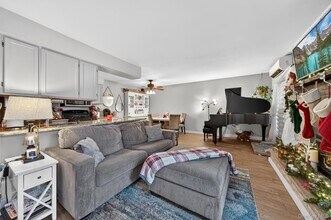 74 Homestead Village Dr in Warwick, NY - Building Photo - Building Photo