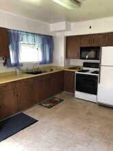 322 New York Ave in Clairton, FL - Foto de edificio - Building Photo