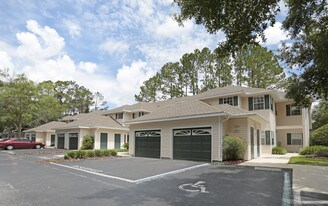 Hunters Crossing in Gainesville, FL - Building Photo