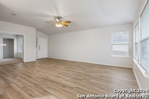 5211 Stormy Autumn in San Antonio, TX - Foto de edificio - Building Photo