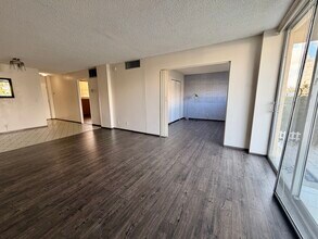 1777 SE 15th St, Unit 107 in Fort Lauderdale, FL - Building Photo - Building Photo