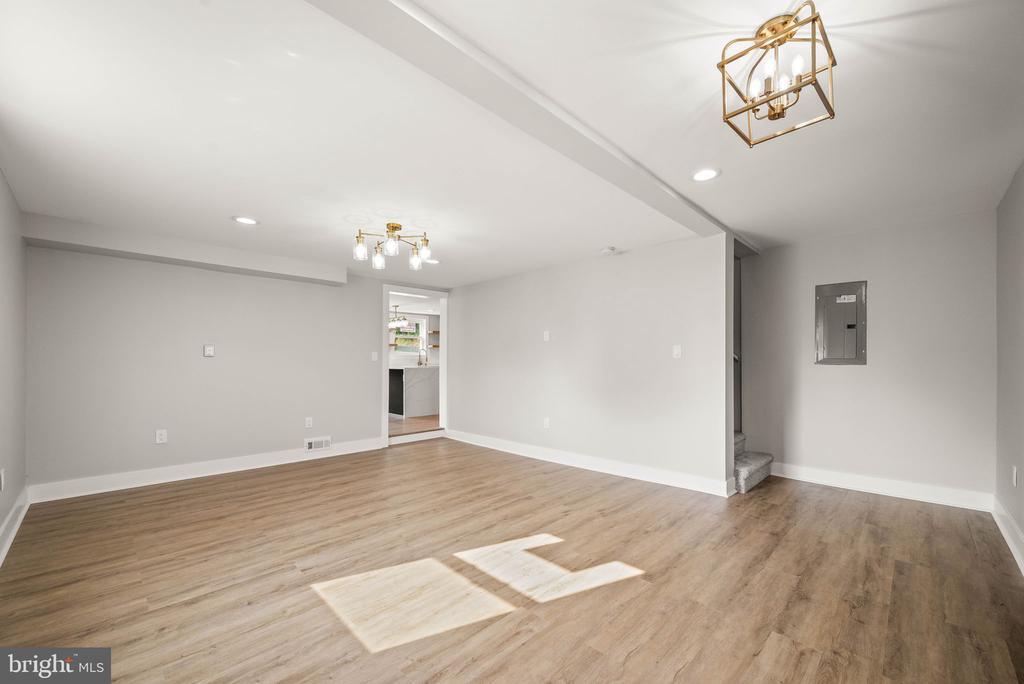 8255 Mertztown Rd in Alburtis, PA - Building Photo