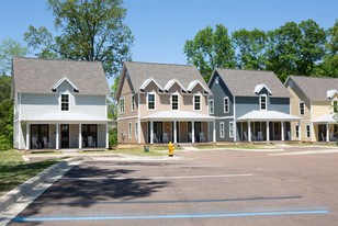 Traditions Townhomes | Student Housing