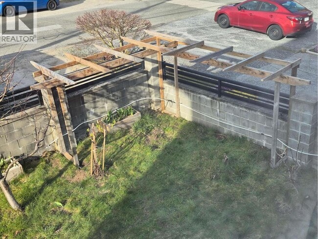 6190 Clinton St in Burnaby, BC - Building Photo - Building Photo