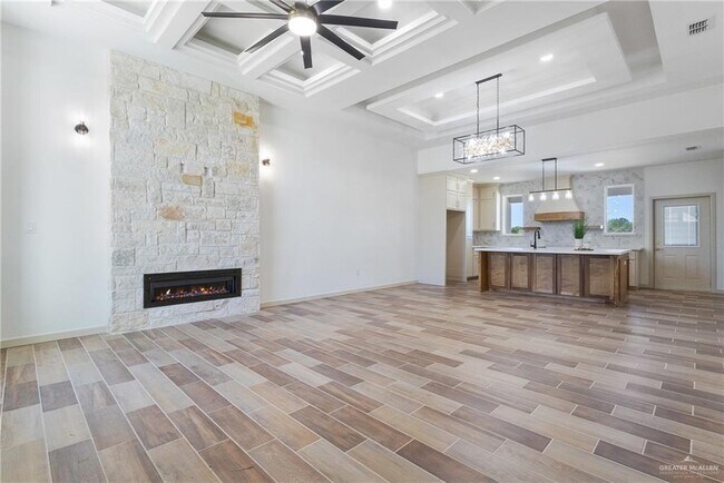 17 N Alyna Ave in Edinburg, TX - Building Photo - Building Photo