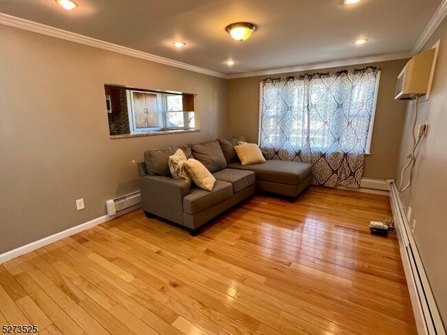 29 Montclair Ave, Unit 2 in Clifton, NJ - Building Photo - Building Photo