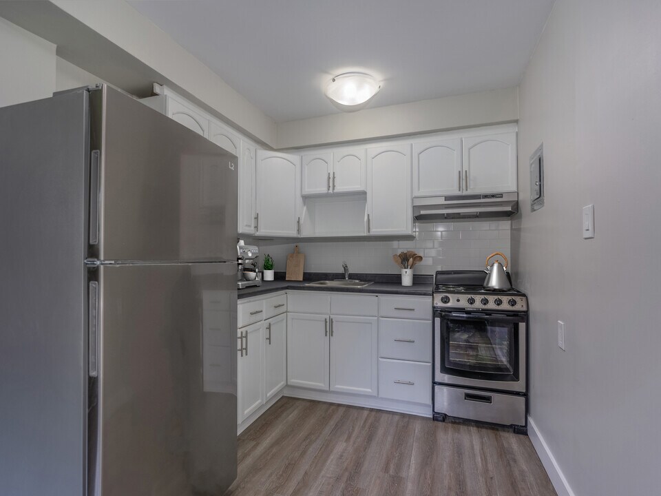 96 Second Avenue in Kitchener, ON - Building Photo