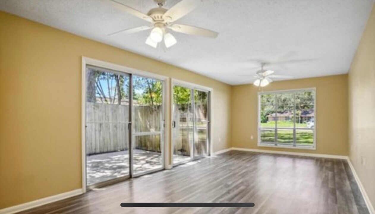 8904 Kingcrest Pkwy in Baton Rouge, LA - Building Photo