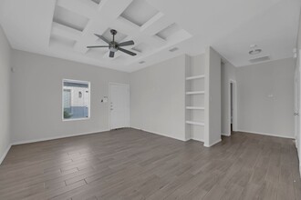 1001 W La Pointe Ave, Unit 1001#2 in Alton, TX - Building Photo - Building Photo