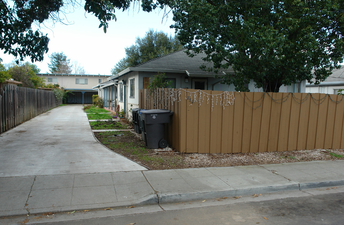 236 Higdon Ave in Mountain View, CA - Building Photo