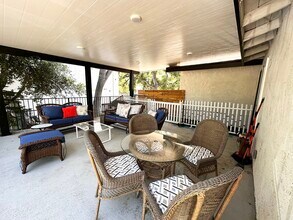 4447 Saltillo St in Los Angeles, CA - Building Photo - Building Photo