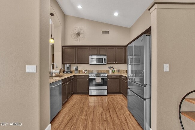 property at 1138 E Amberwood Dr