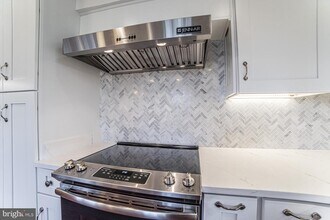 3337 Contessa Ct in Annandale, VA - Building Photo - Building Photo