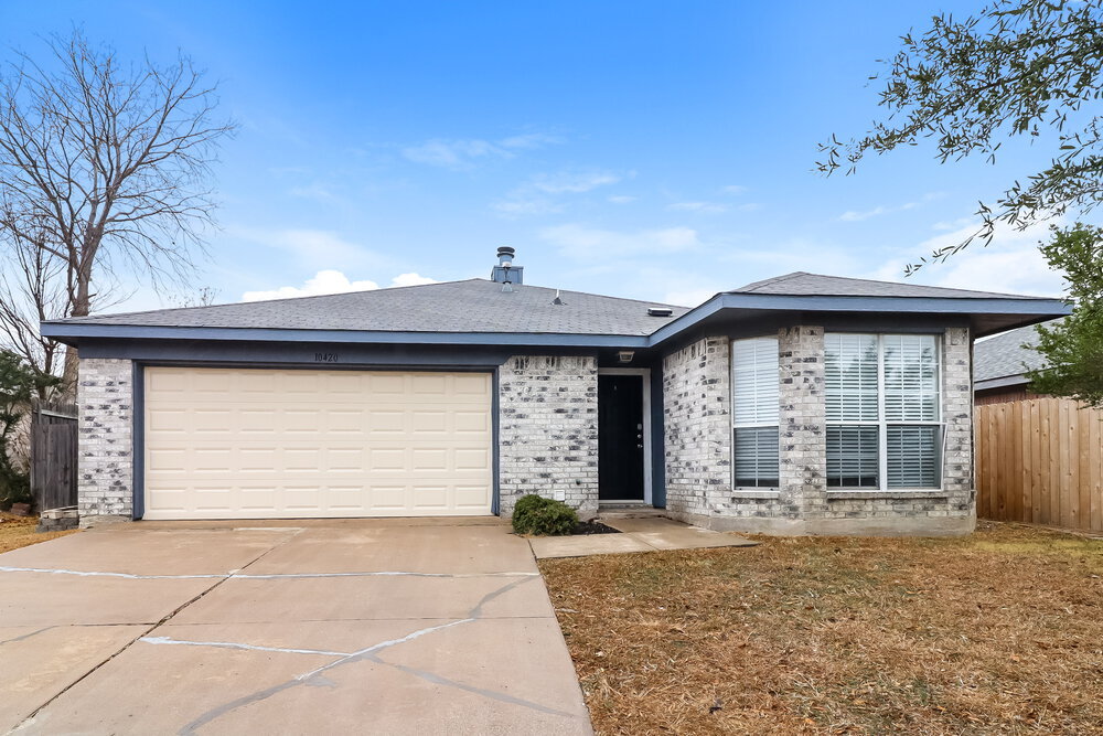 10420 Pleasant Mound Dr in Fort Worth, TX - Building Photo