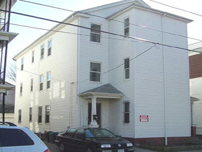 47 Pembroke Ave in Providence, RI - Building Photo - Building Photo