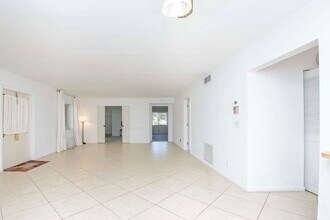 3531 Pine Needle Dr in Greenacres, FL - Building Photo - Building Photo