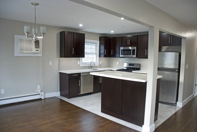 519 Jackson Ave, Unit #2 in Rahway, NJ - Building Photo - Building Photo