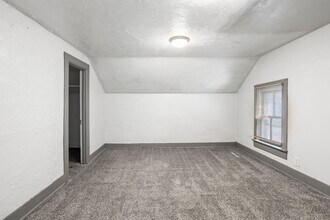1400 Knapp St in Oshkosh, WI - Building Photo - Building Photo