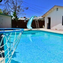 5633 Mary Ln Dr in San Diego, CA - Building Photo - Building Photo