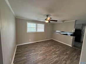 3205 Lewisburg Dr NW in Huntsville, AL - Building Photo - Building Photo
