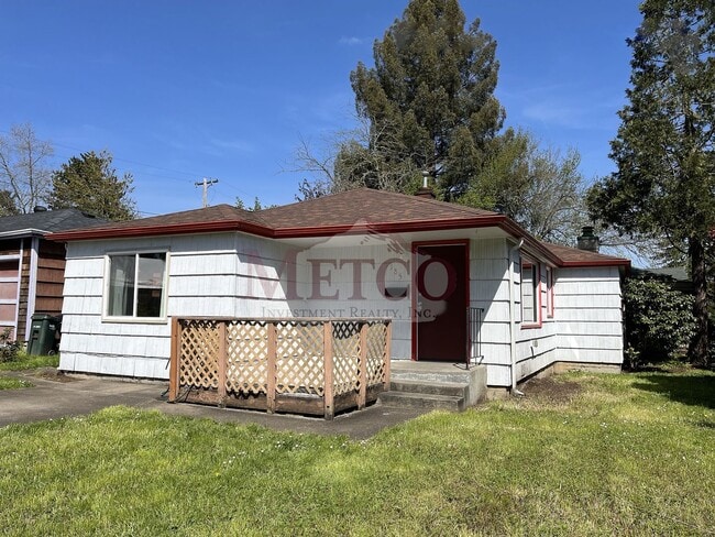property at 185 E 26th Ave