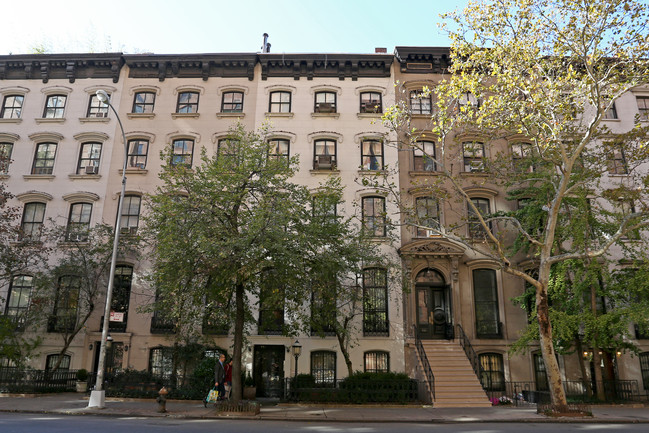 446 W 23rd St in New York, NY - Building Photo - Building Photo