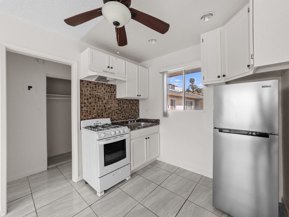 4533 Pickford St in Los Angeles, CA - Building Photo