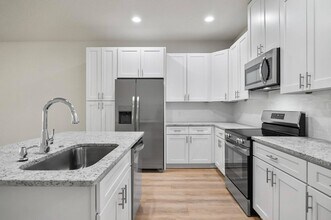 32 Louisville Dr in Palm Coast, FL - Building Photo - Building Photo