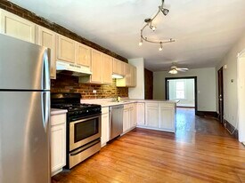 6 Mead St in Boston, MA - Building Photo