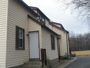 273 Broadway in Huntington Station, NY - Building Photo - Building Photo