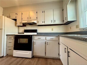 421 Kirkcaldy Ct in Fayetteville, NC - Building Photo - Building Photo