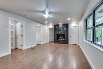 10544 Cox Ln in Dallas, TX - Building Photo - Building Photo