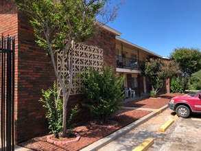 1301 Ric Williamson Memorial Hwy in Weatherford, TX - Building Photo - Building Photo