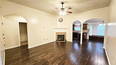 811 Dogwood Ct in Moore, OK - Foto de edificio - Building Photo
