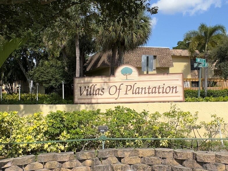 7885 NW 11th Pl, Unit 2-121 in Plantation, FL - Building Photo