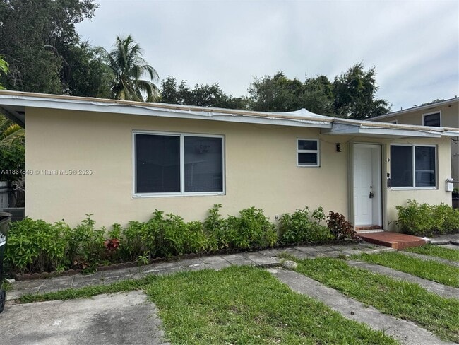 720 NE 131st St in North Miami, FL - Building Photo - Building Photo
