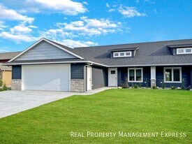 3 Bed 2 Bath Townhome w/ Double Garage in Southeast SF in Sioux Falls, SD - Building Photo
