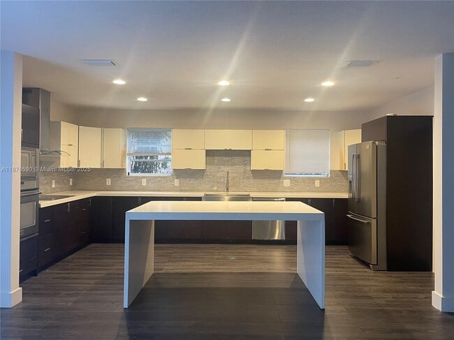 4021 Red Rd in Miami, FL - Building Photo - Building Photo