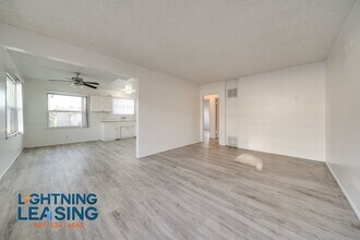 14753 Vanowen St in Los Angeles, CA - Building Photo - Building Photo