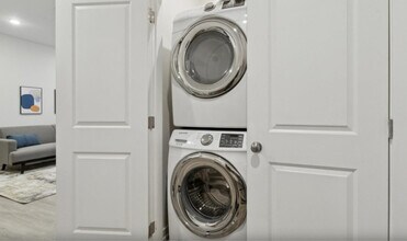 1522 W Girard Ave in Philadelphia, PA - Building Photo - Building Photo