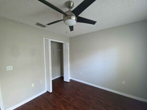 6908 Waterbrook Ct in Gibsonton, FL - Foto de edificio - Building Photo
